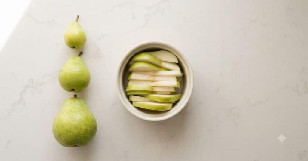 Pear Nutrition Facts (Carbohydrate & Calorie Breakdown)